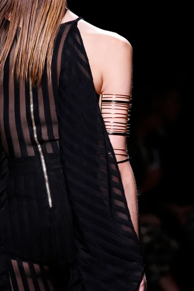 Look 48